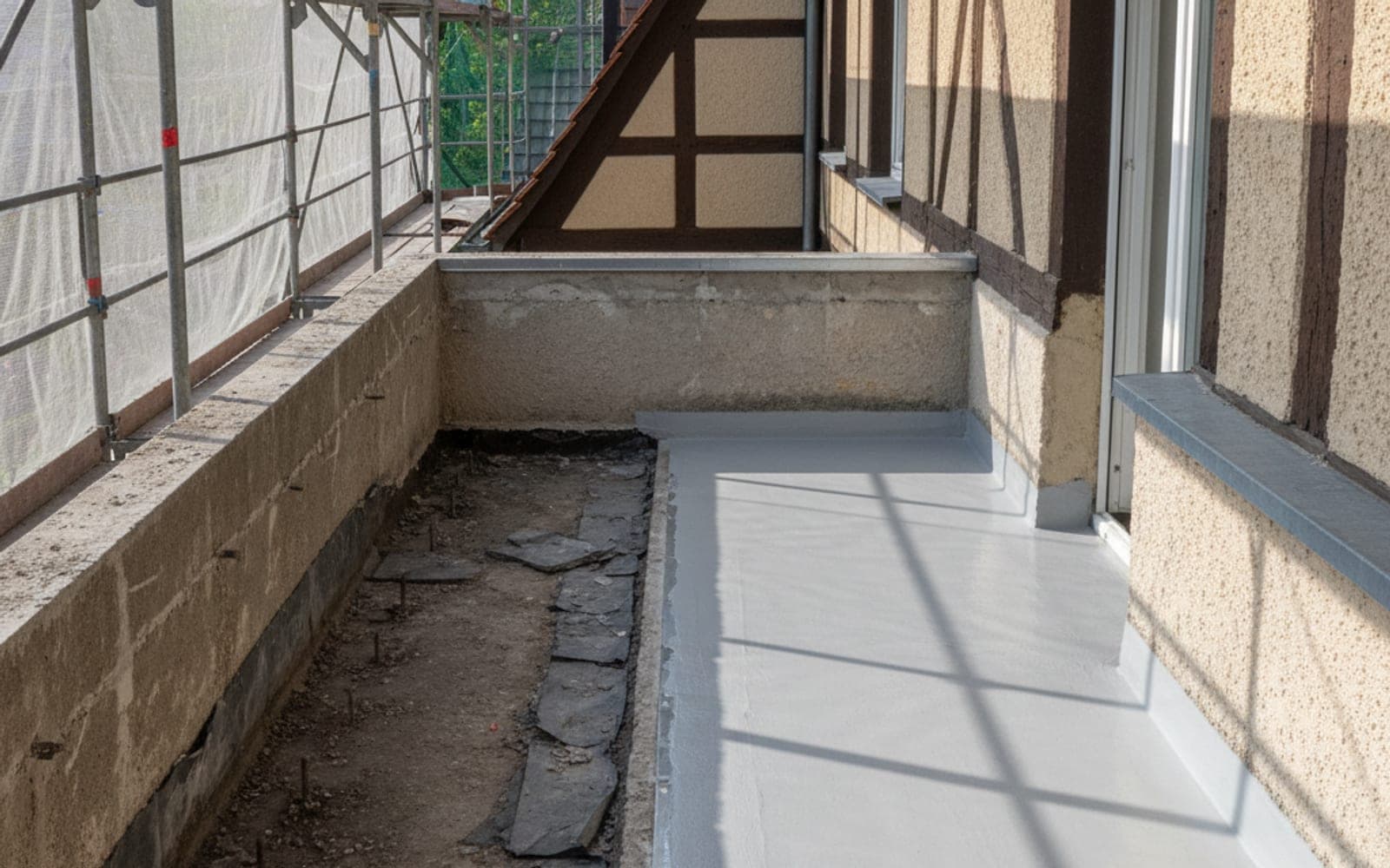 Altbau-Sanierung undichter Balkon