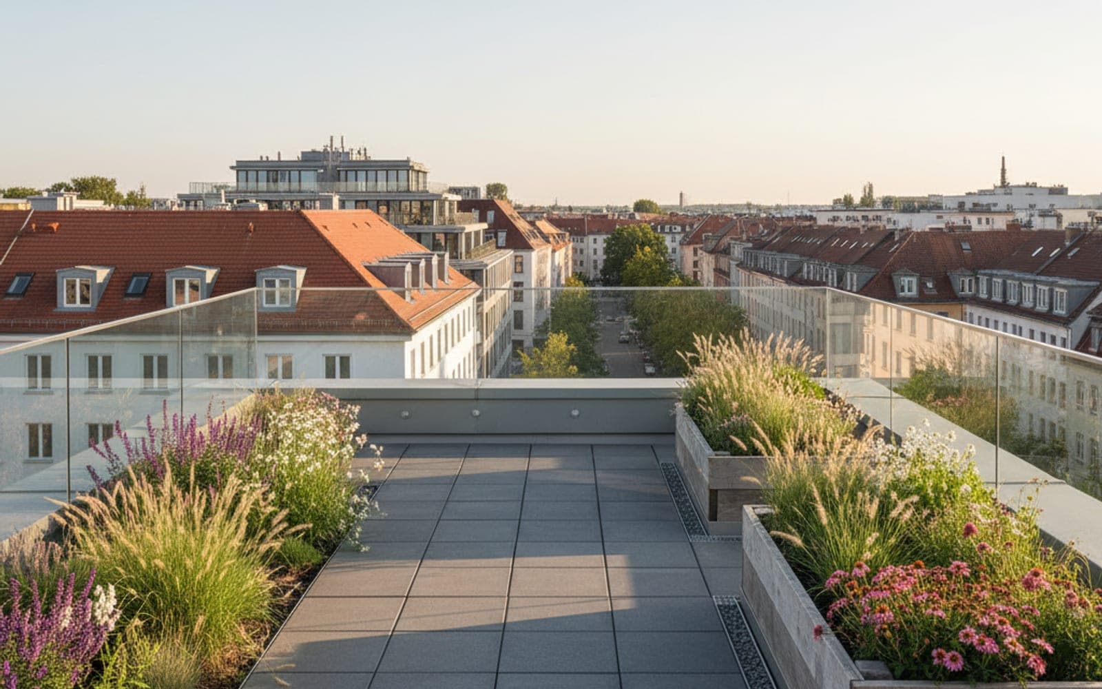 Dachterrassen mit Pflanzbereichen